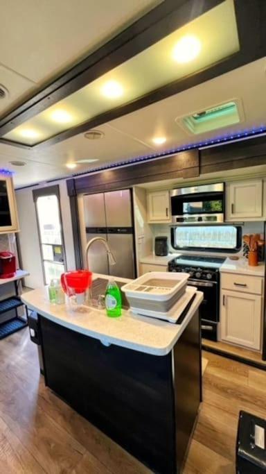 Апартаменты Luxury Glamping Near Idaho Event Center In Нампа Экстерьер фото